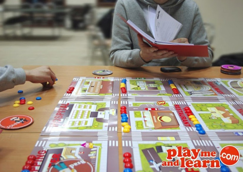 Gra Town - wersja wielkoformatowa, gra edukacyjna, angielski, gra językowa, pomoce dydaktyczne Gra Town - wersja wielkoformatowa, gra edukacyjna, angielski, gra językowa, pomoce dydaktyczne