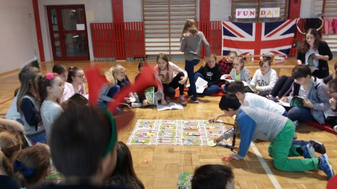 Gra Town - wersja wielkoformatowa, gra edukacyjna, angielski, gra językowa, pomoce dydaktyczne Gra Town - wersja wielkoformatowa, gra edukacyjna, angielski, gra językowa, pomoce dydaktyczne
