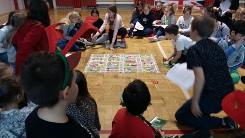 Gra Town - wersja wielkoformatowa, gra edukacyjna, angielski, gra językowa, pomoce dydaktyczne Gra Town - wersja wielkoformatowa, gra edukacyjna, angielski, gra językowa, pomoce dydaktyczne