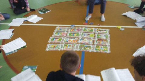 Gra Town - wersja wielkoformatowa, gra edukacyjna, angielski, gra językowa, pomoce dydaktyczne Gra Town - wersja wielkoformatowa, gra edukacyjna, angielski, gra językowa, pomoce dydaktyczne
